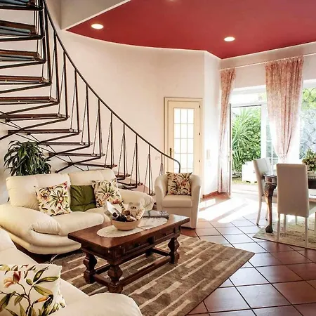Holiday home Elegante Lu Centro Citta Con Parcheggio *