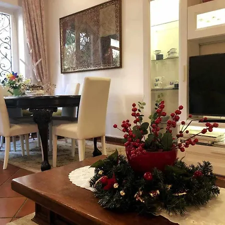 Elegante Lu Centro Citta Con Parcheggio Holiday home