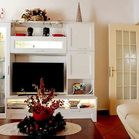 Holiday home Elegante Lu Centro Citta Con Parcheggio